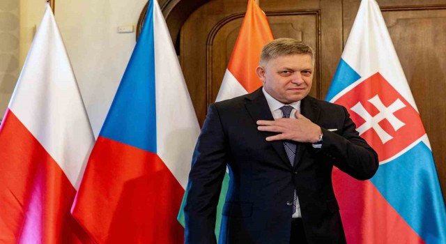 Slovakya Başbakanı Fico, uğradığı suikast girişiminde yaralandı