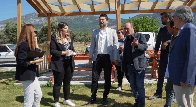 Söke Belediyesi mahallelerde sorunları yerinde tespit ediyor