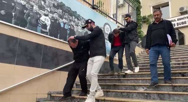 Sultanbeylide otomobilden bilgisayar çalan hırsızlar tutuklandı