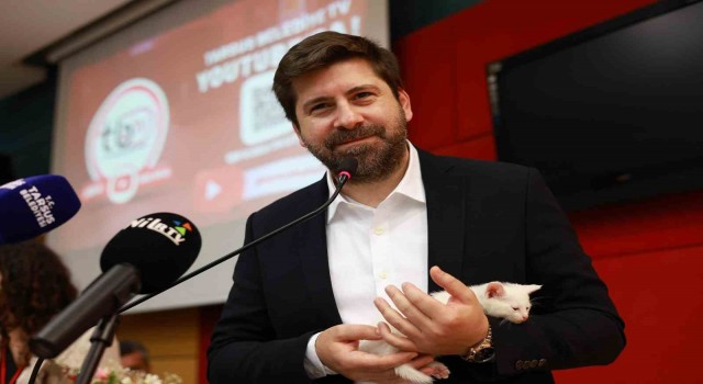 Tarsusta Sokak Hayvanları Çalıştayı düzenlendi: Başkan kürsüye sokak kedisiyle çıktı