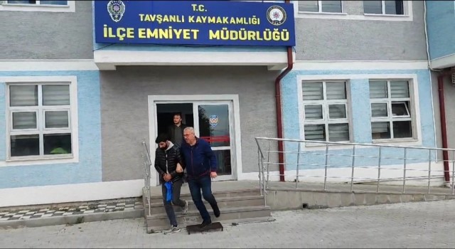 Tavşanlıda uyuşturucu satıcısı tutuklandı