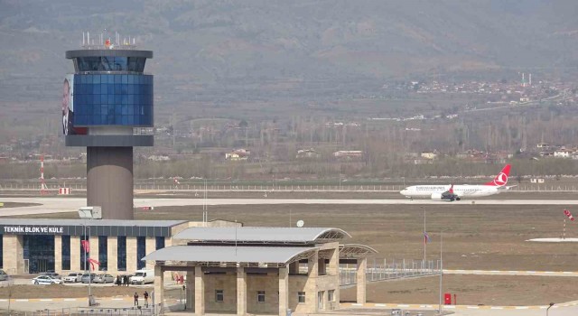 Tokatta uçan Türk Hava Yolları biletleri yolcuyu Sivasa kaçırdı