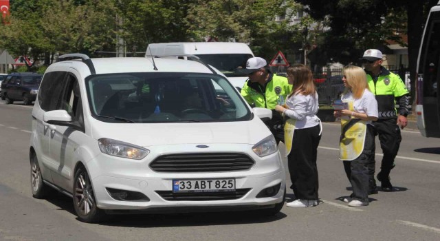 Trafik Haftasında sürücüler bilgilendirildi