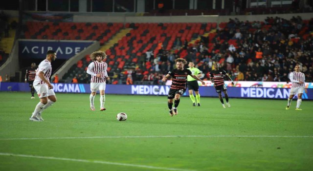 Trendyol Süper Lig: Gaziantep FK: 1 - Hatayspor: 1 (İlk yarı)