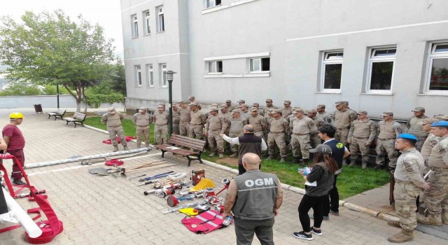 Tuncelide orman yangınlarıyla mücadele eğitimi