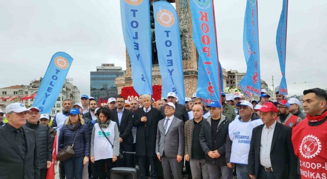 TÜRK-İŞ Kazancı Yokuşuna karanfil ve Taksime çelenk bıraktı