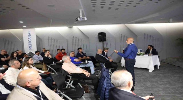 Türkiyenin dört bir yanından Beyin ve Sinir Cerrahisi Uzmanları İstanbulda buluştu