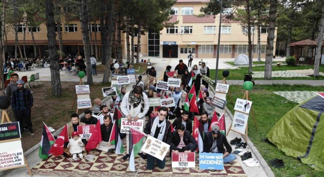 Üniversite öğrencilerinden Filistine destek için oturma eylemi