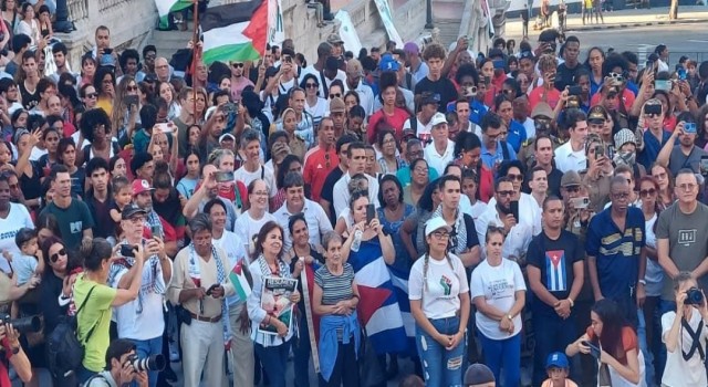 Üniversitelerdeki Filistine destek gösterileri Kübaya sıçradı