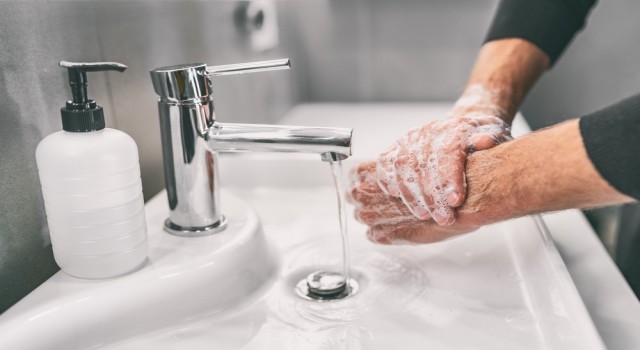 Uzmanlar uyardı: Hastalık yapan mikroorganizmalar eller üzerinde 60 dakika canlı kalabiliyor