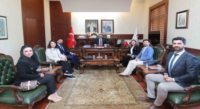 Vali Aksoy 14 Mayıs Eczacılık Gününü kutladı