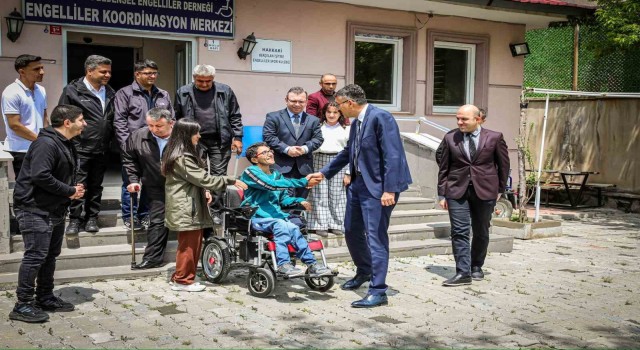 Vali Çelik: Sevginin önünden engel yoktur”