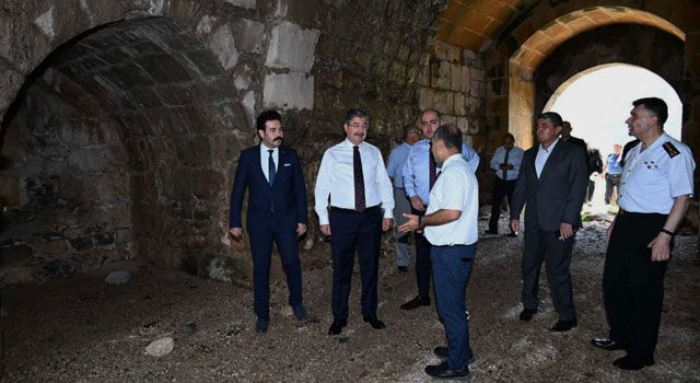 Vali Yılmaz, Harun Reşit Kalesinde İncelemelerde Bulundu