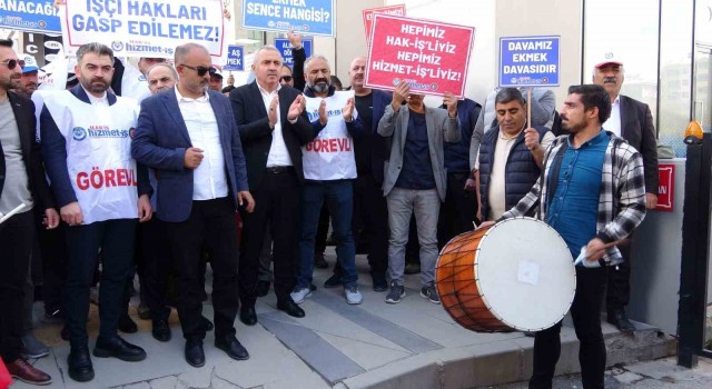 Vanda işten çıkarılan işçiler yürüyüş düzenledi