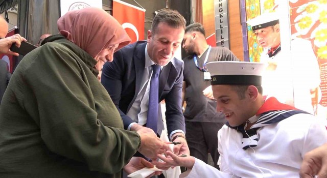 Yalovada engelli gençlere asker eğlencesi