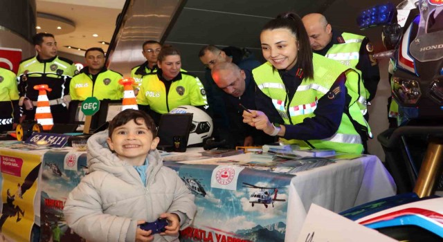 Yozgatta Karayolları Trafik ve İlk Yardım Haftası dolayısıyla tanıtım standı açıldı