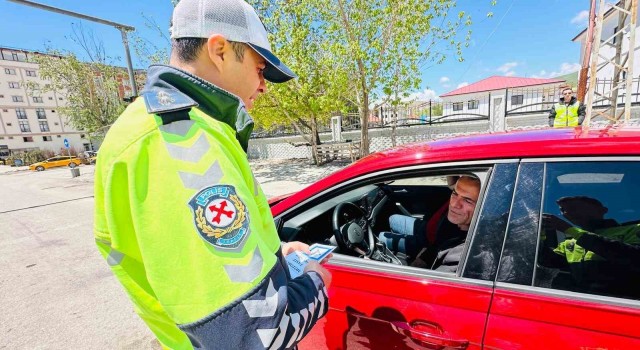 Yüksekovada sürücüler trafik testinden geçti