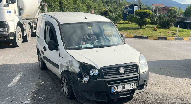 Zonguldakta kaza anı güvenlik kamerasına yansıdı