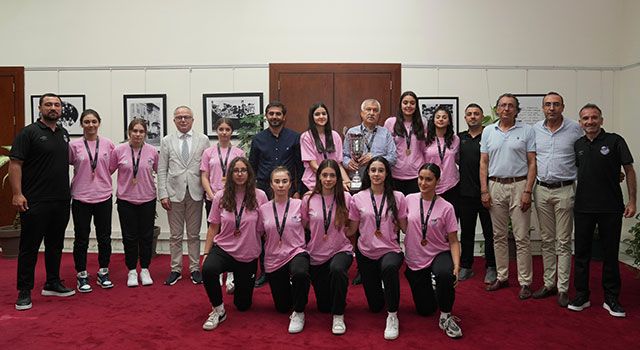 ABBSK U16 Kız Basketbol Takımı kupayı Zeydan Karalar’a getirdi