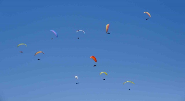 Akşehir 11. Uluslararası XC OPEN 2024 Yamaç Paraşüt Mesafe Yarışması başladı