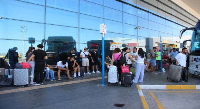 Aydın Şehirlerarası Otobüs Terminalinde Kurban Bayramı yoğunluğu