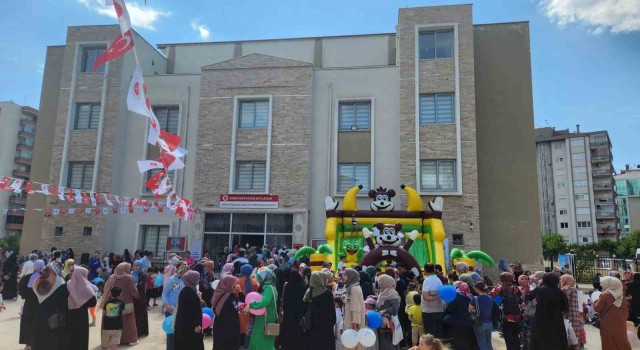 Aydınlı minikler 100. Yıl Şenliğinde buluştu