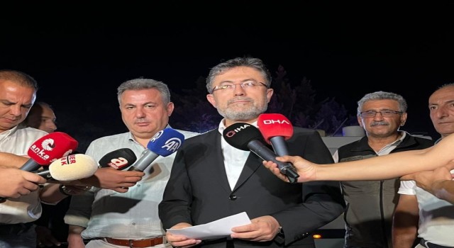 Bakan Yumaklı: “İzmir Menderesteki çıkan yangın hobi bahçesinden çıktı”