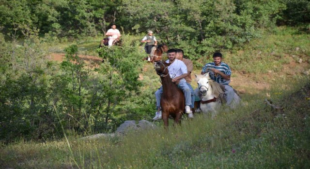 Beytüşşebapta atlarla trekking yapıldı