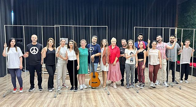 ‘Bizim Nazım’ perdelerini açıyor