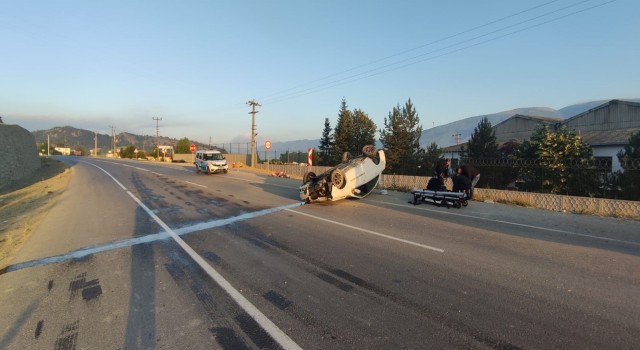 Boluda kontrolden çıkan otomobil tepetaklak oldu: 1 yaralı