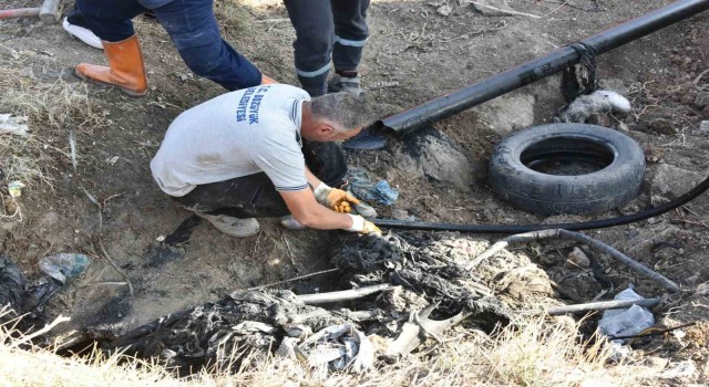Bozüyükte kanalizasyon hatlarını tıkayan ıslak mendillerle mücadele sürüyor