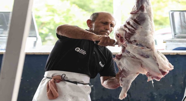 Büyükşehirden üç noktada ücretsiz kurban kesimi