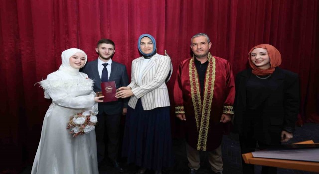 Çiçeği burnunda çiftin mutluluklarına vali şahitlik yaptı