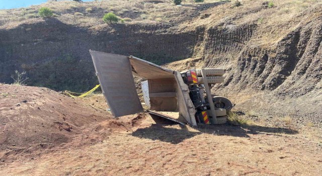 Cüruf ocağında yüksekten düşen kamyon sürücüsü yaşamını yitirdi