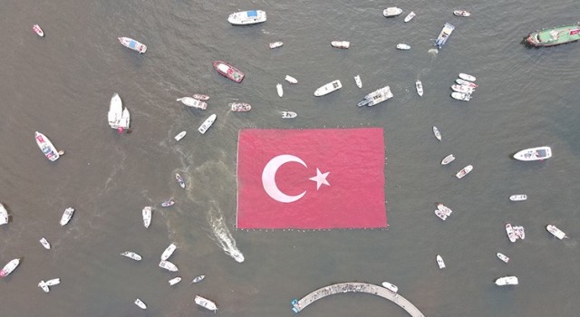 Darıcada bin 923 metrekarelik dev Türk bayrağı açılacak