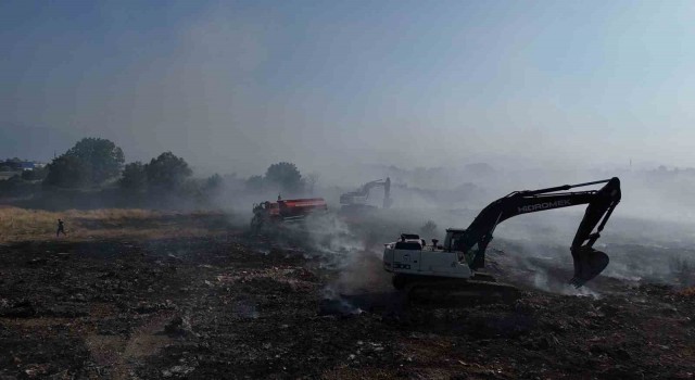 Düzcede 25 dönümlük eski çöp toplama alanında korkutan yangın