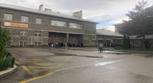 Erzurumda YKS heyecanı başladı