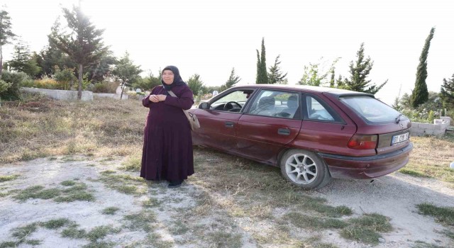 Evladının mezarına gidebilmek için 49 yaşında ehliyet ve araç alan vefakar annenin acısı yıllar geçse de dinmiyor