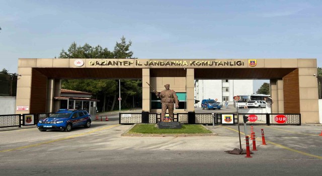 Gaziantepte jandarma 1 ayda 285 aranan şahsı yakaladı