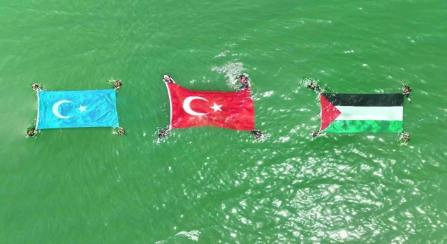 İHH Yamula Barajına dev bayraklar açtı