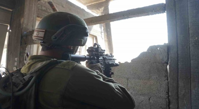 İsrail, Bureij ve Deir el-Balahın doğusuna saldırı başlattı