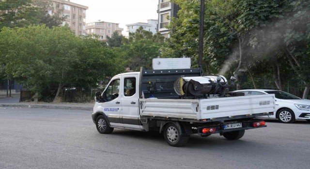 Kartal Belediyesi, ilçede uçkun ve larva ile mücadele kapsamında ilaçlama çalışmalarına başladı