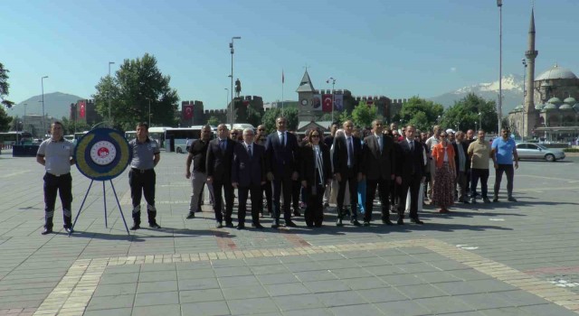Kayseride Dünya Çevre Günü dolayısıyla çelenk koyma töreni düzenlendi