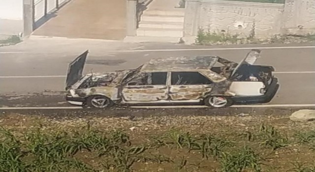 Kocaelide park halindeki araçta yangın