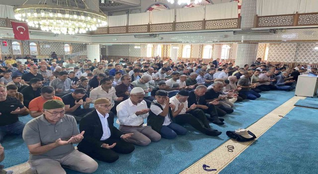 Kuluda bayram namazı kılındı