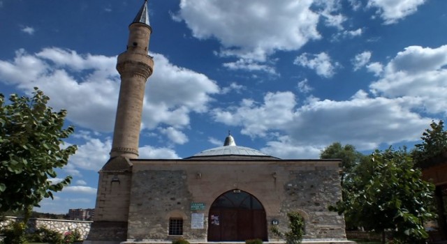 Kütahyada Alaaddin Keykubat Camiinin bakımsızlığı üzüyor