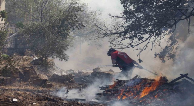 Mersin itfaiyesi sıcak hava nedeniyle çıkabilecek yangınlara karşı uyarıda bulundu