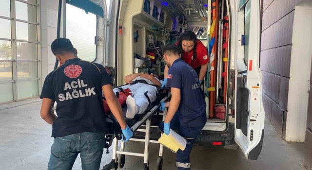 Motosiklet ile otomobil çarpıştı: 1 yaralı