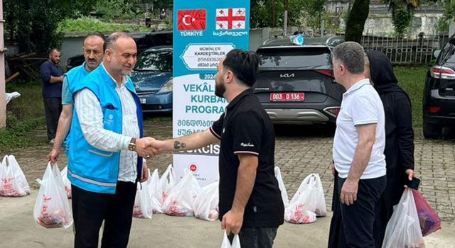 Müftü Taşcı Gürcistan’da Kurban Eti Dağıttı