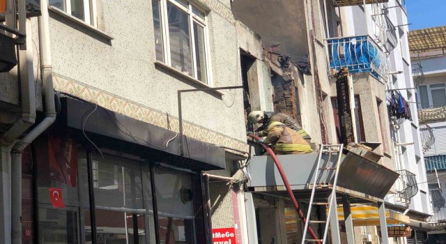 Ortaköyde iki katlı binada yangın: İBB başkan adayının evi yandı